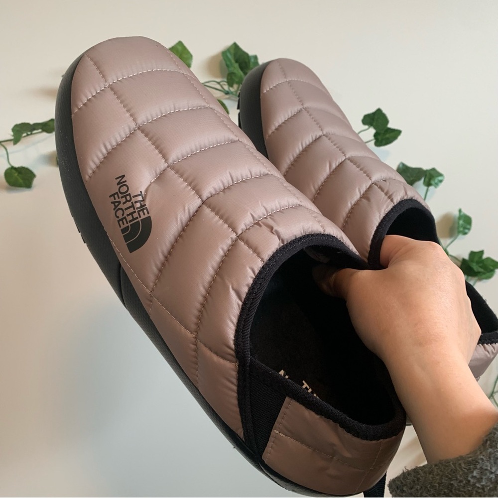 The North Face Men’s Thermoball Traction Mule - Picture 4 of 5